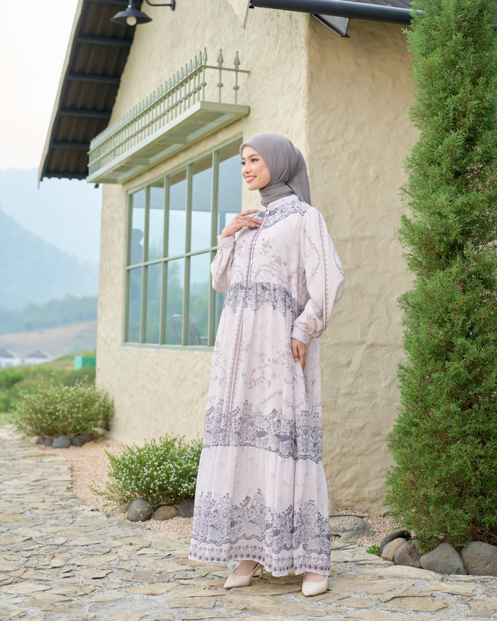 Livy Dress warna Peach